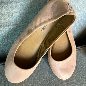 LUCKY BRAND super cute nude flats